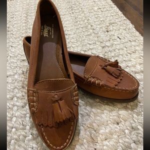 NWOT Vintage Bass Tasseled Leather Loafers